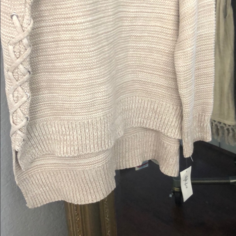 Sweater - Picture 4 of 4